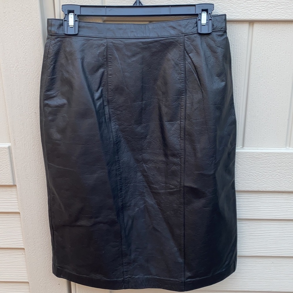DANA BROOKE LEATHER SKIRT BLACK PETITE size 10